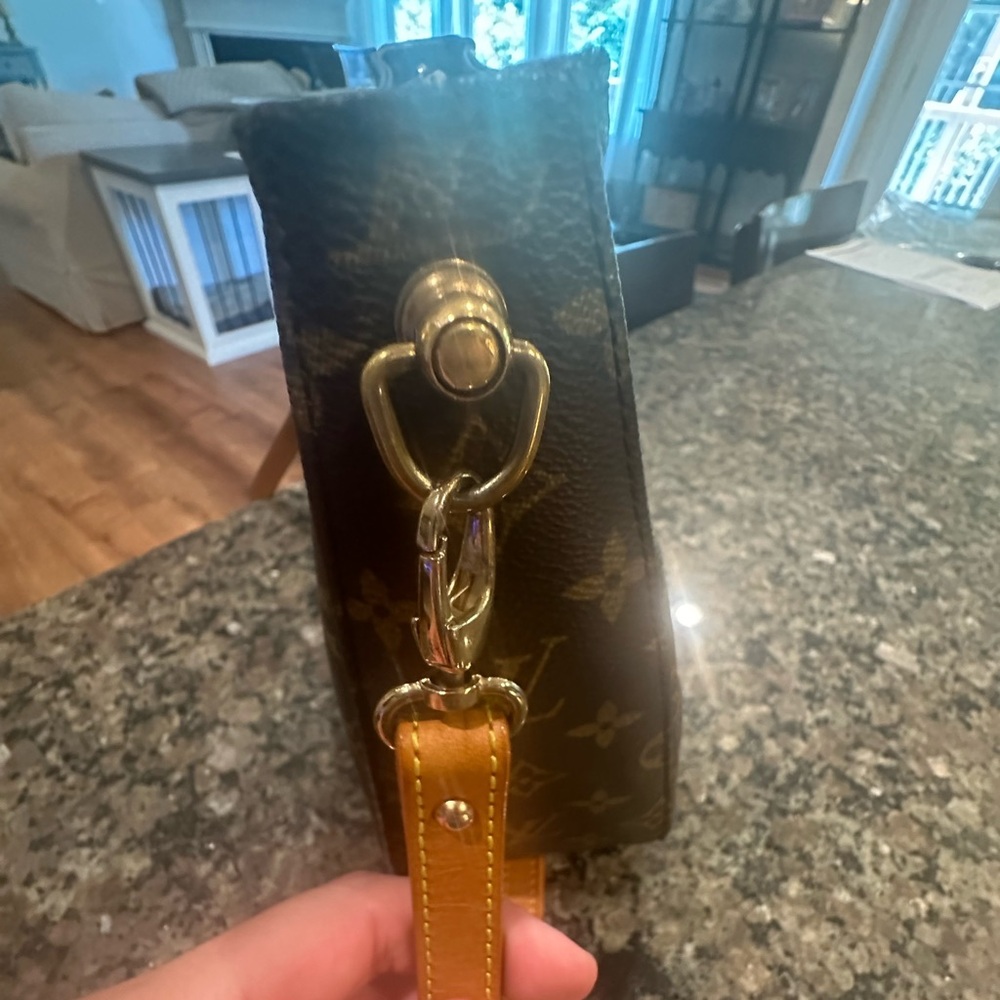 Louis Vuitton Looping MM - Picture 14 of 14